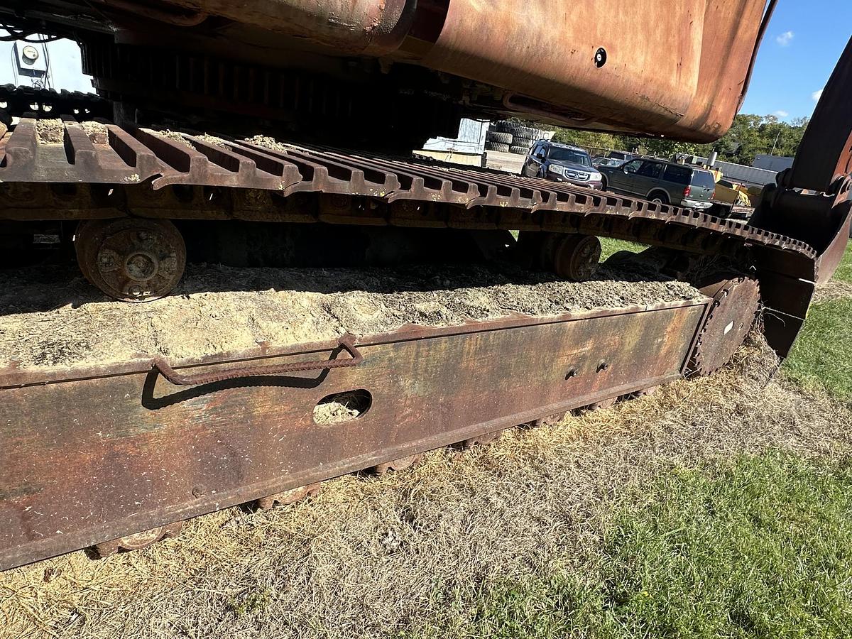 Used 1984 CASE POCLAIN 220CKNA