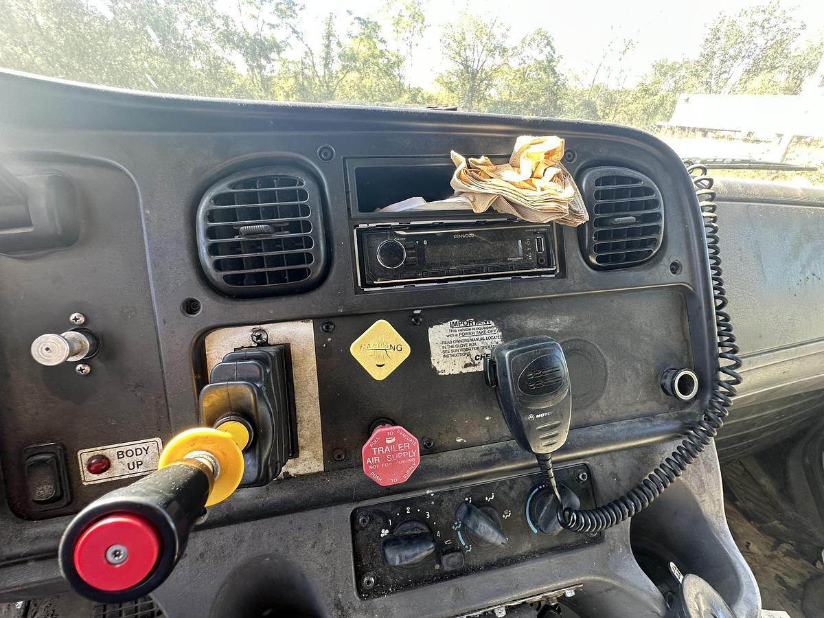 Used 2007 FREIGHTLINER M2 106