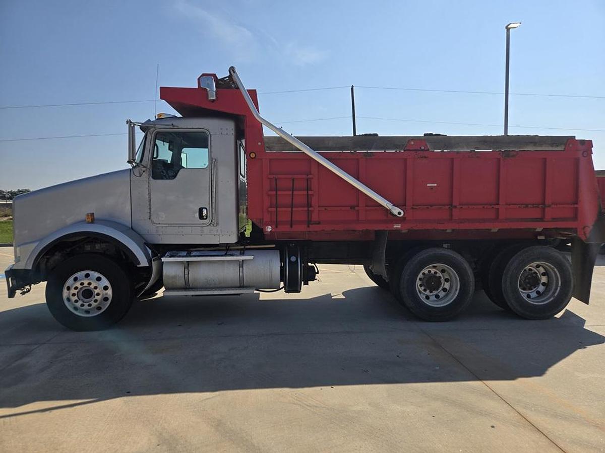 Used 2013 KENWORTH T800