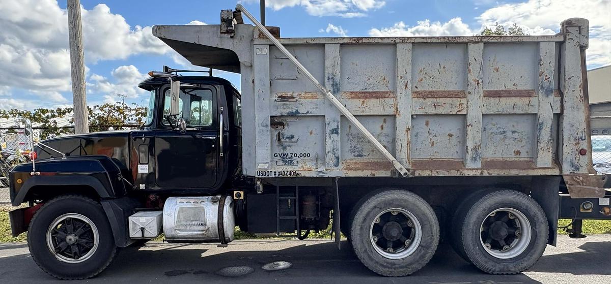 Used 1997 MACK RD688SX