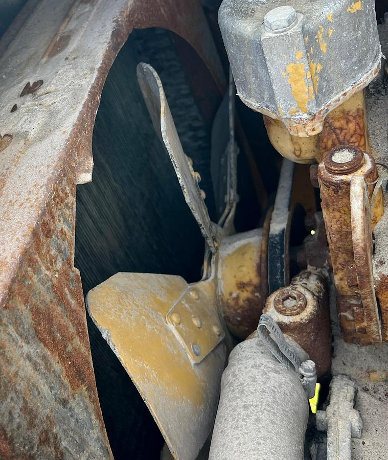 Used 1997 CATERPILLAR R80