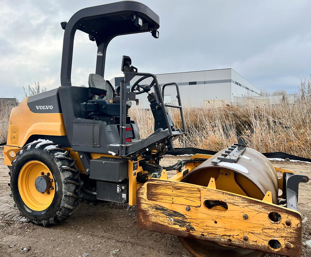 Used 2017 VOLVO SD45d