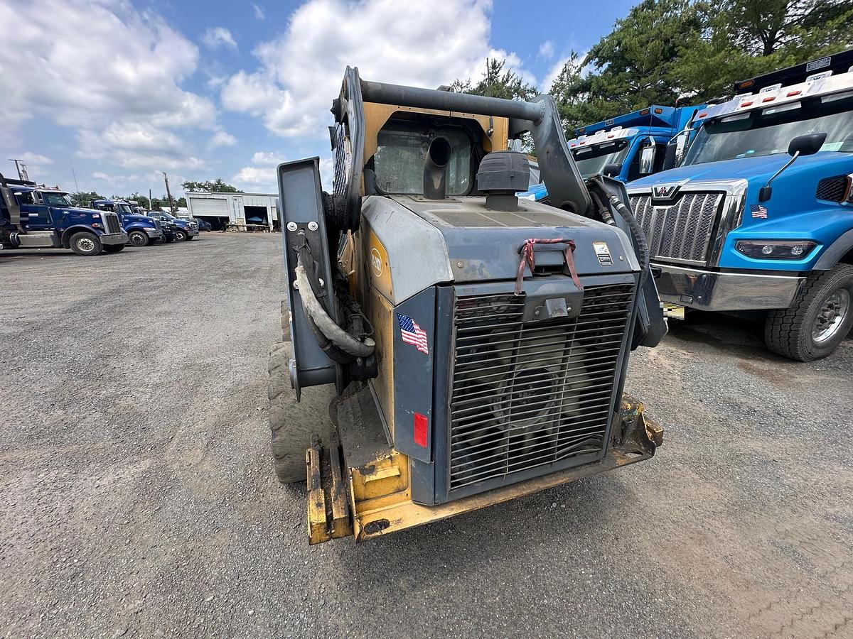 Used 2018 DEERE 332G