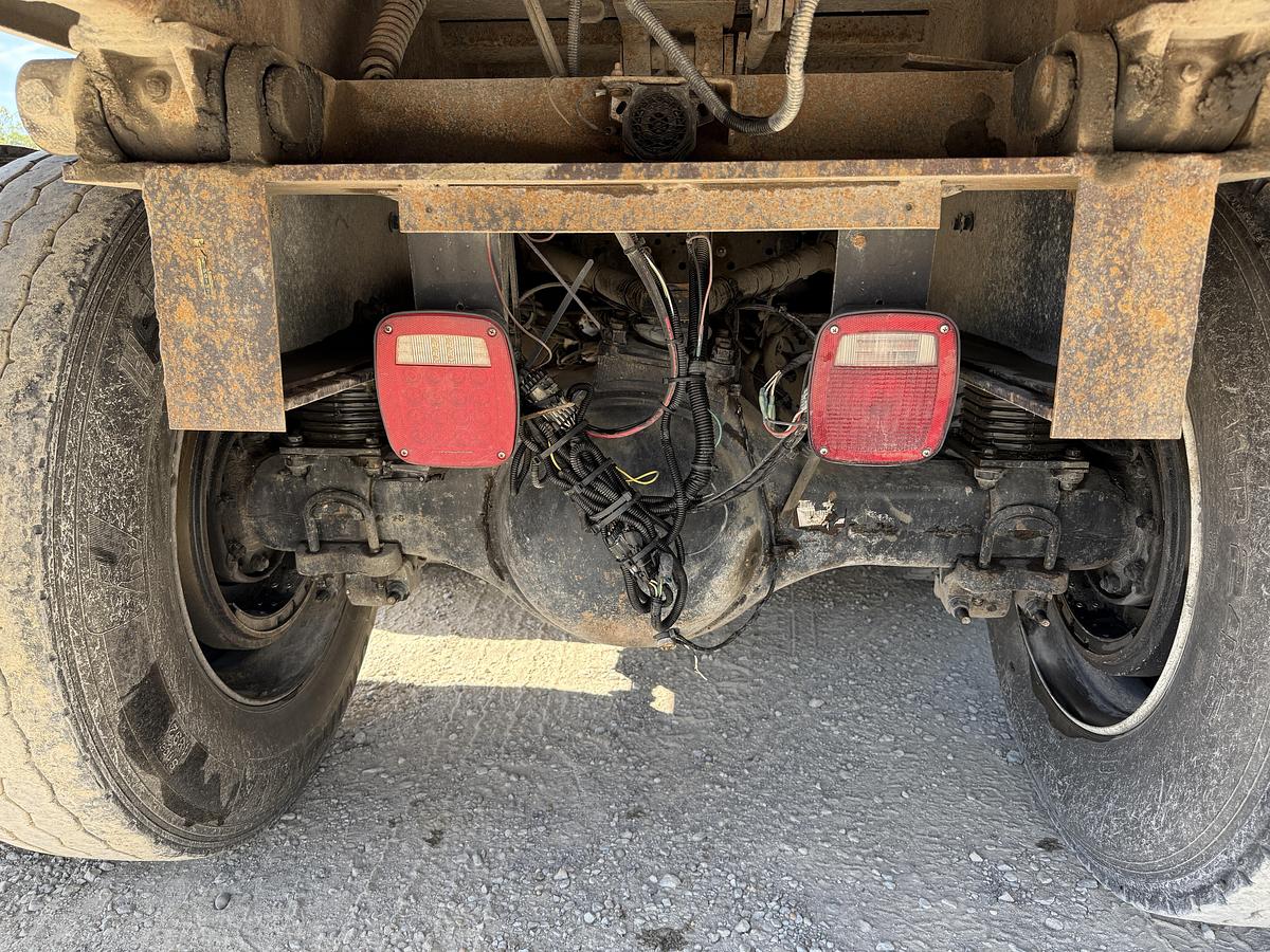 Used 2016 VOLVO VHDNC64RN