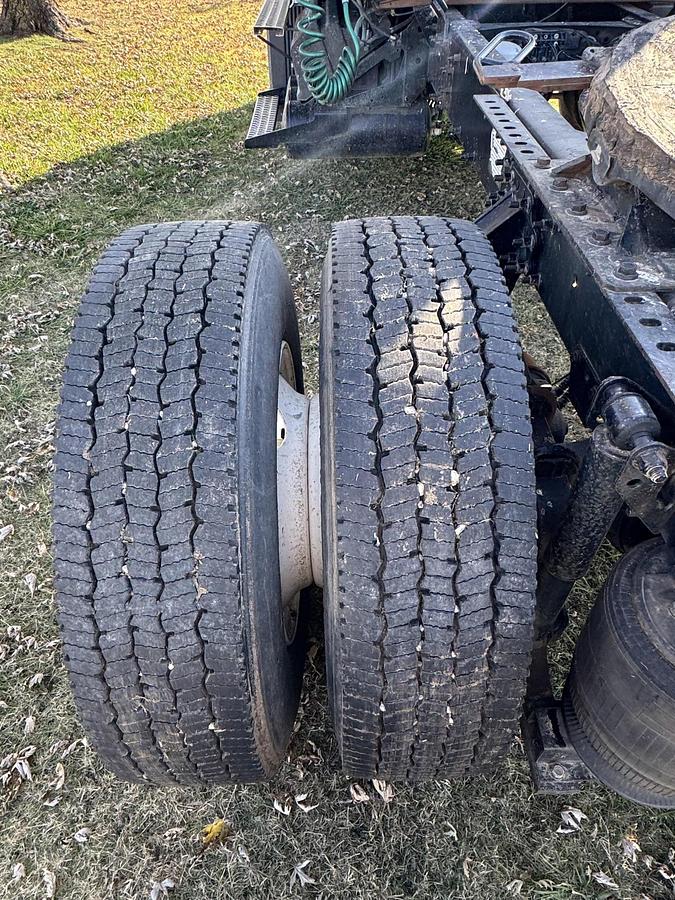 Used 2007 VOLVO VNL42T