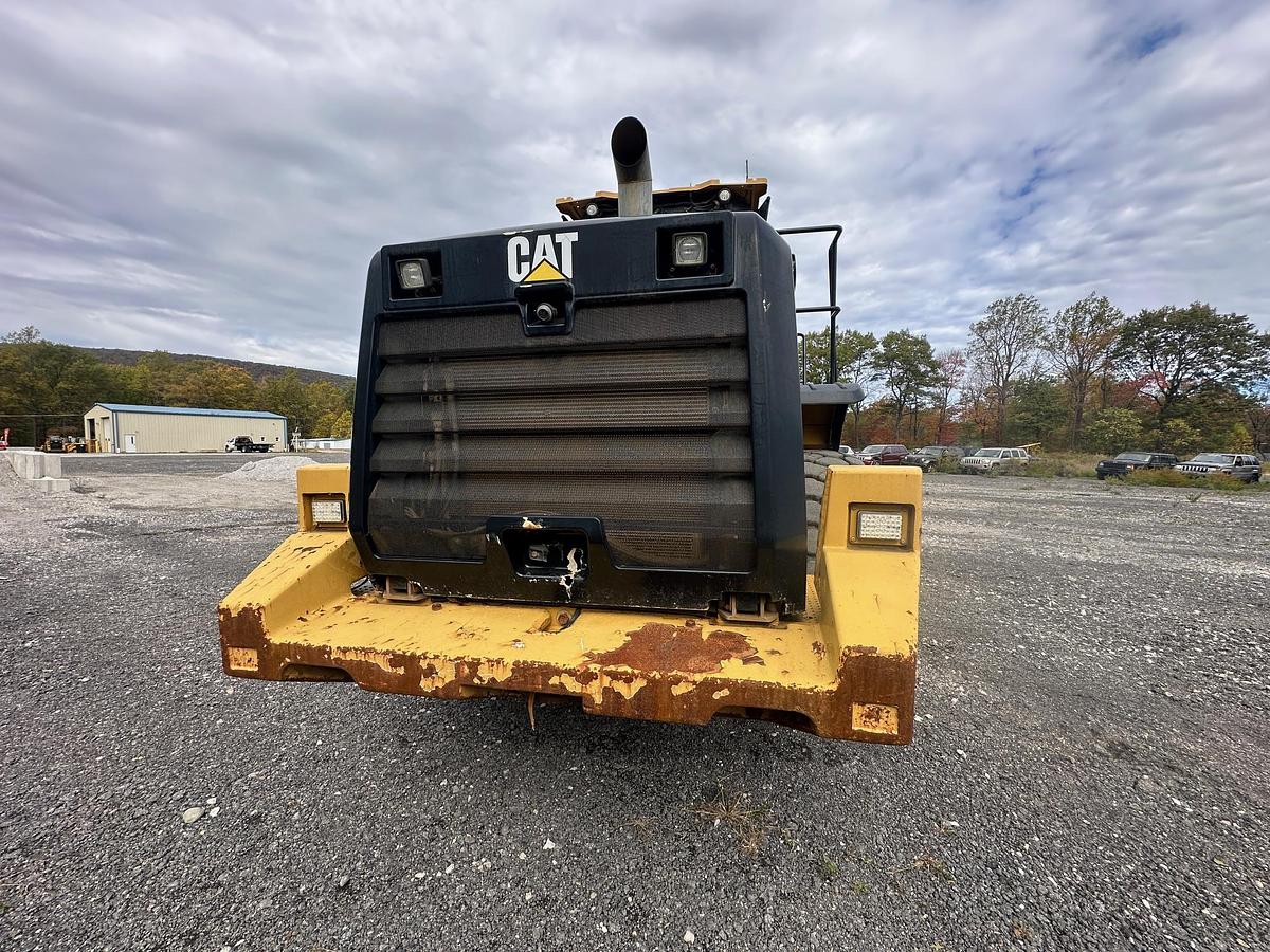 Used 2015 CATERPILLAR 962M