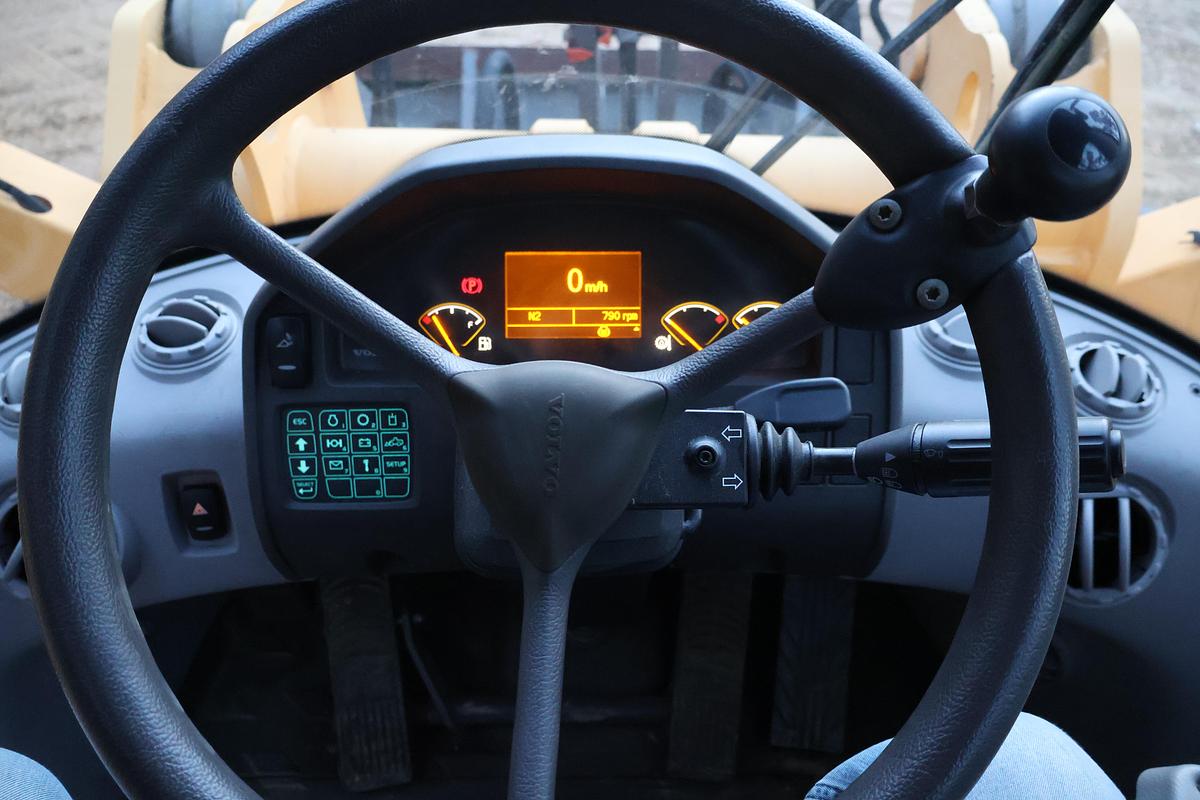 Used 2014 VOLVO L50G