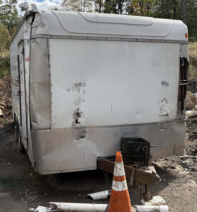 Used 2010 UNITED Expressline Enclosed Trailer