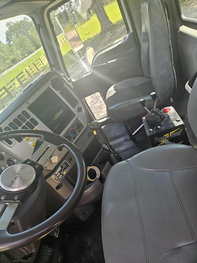 Used 2012 MACK GU713
