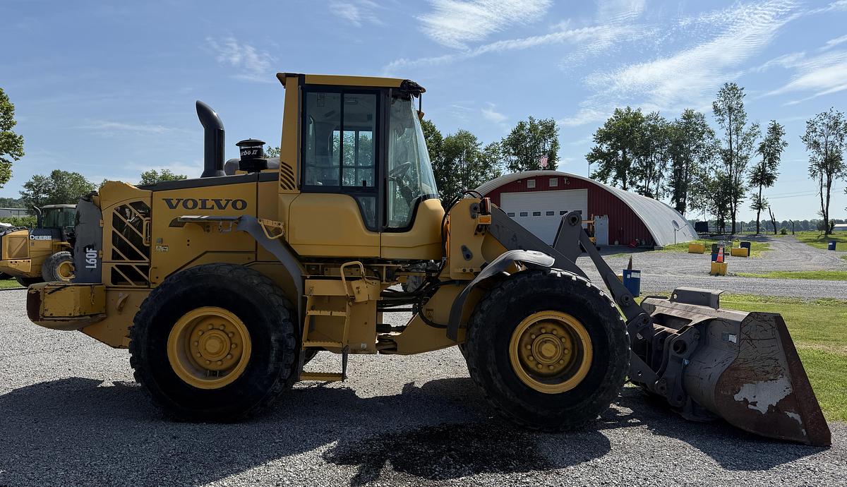 Used 2010 VOLVO L60F