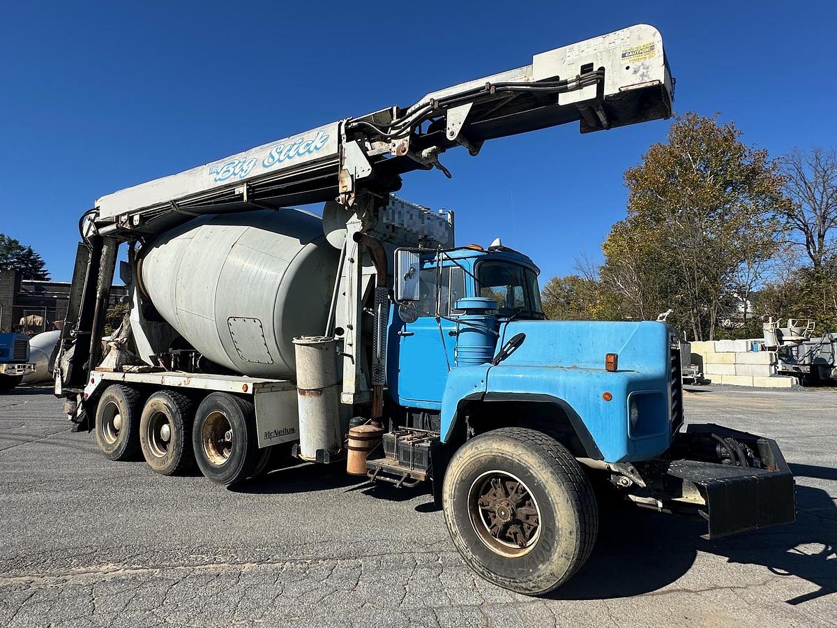Used 2003 MACK DM690S
