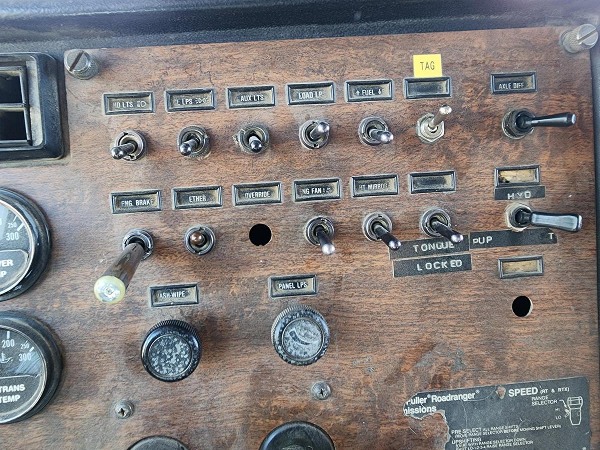 Used 1989 PETERBILT 377