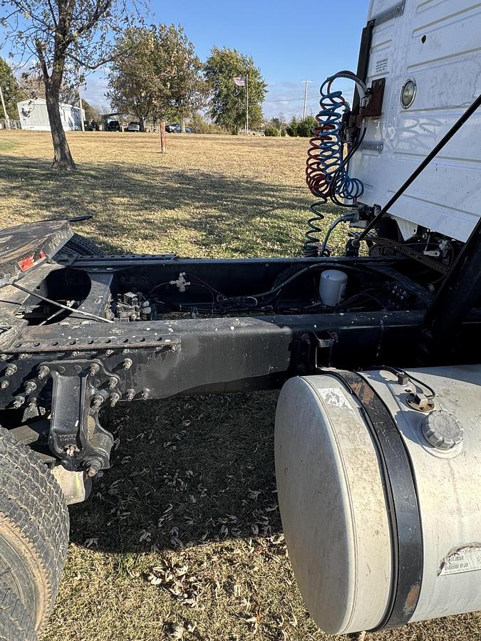 Used 2007 VOLVO VNL42T