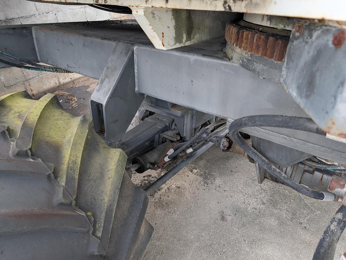 Used 1999 SOMERO S-240 Laser Screed