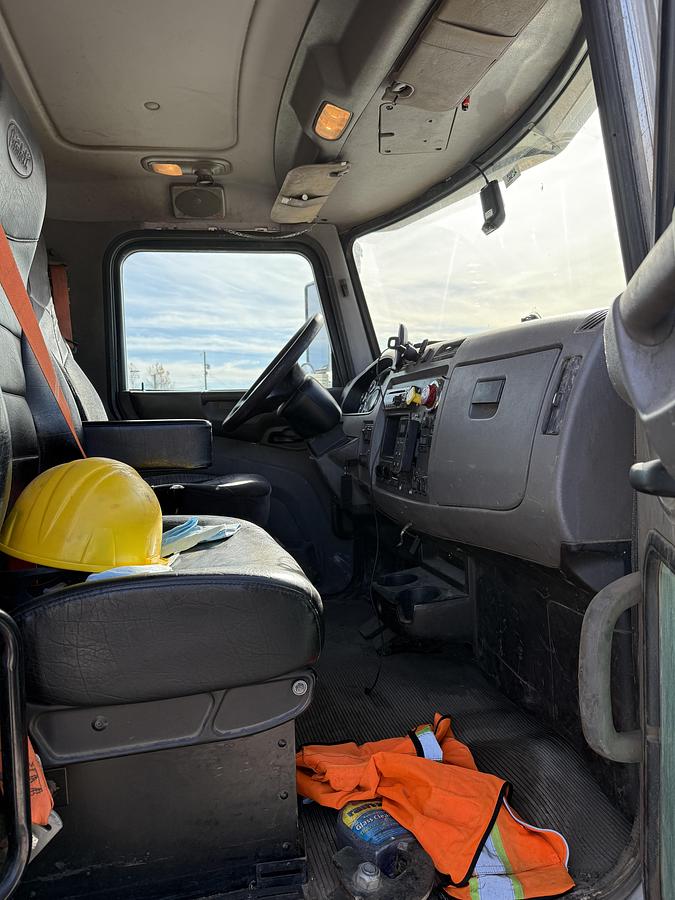 Used 2016 PETERBILT 348