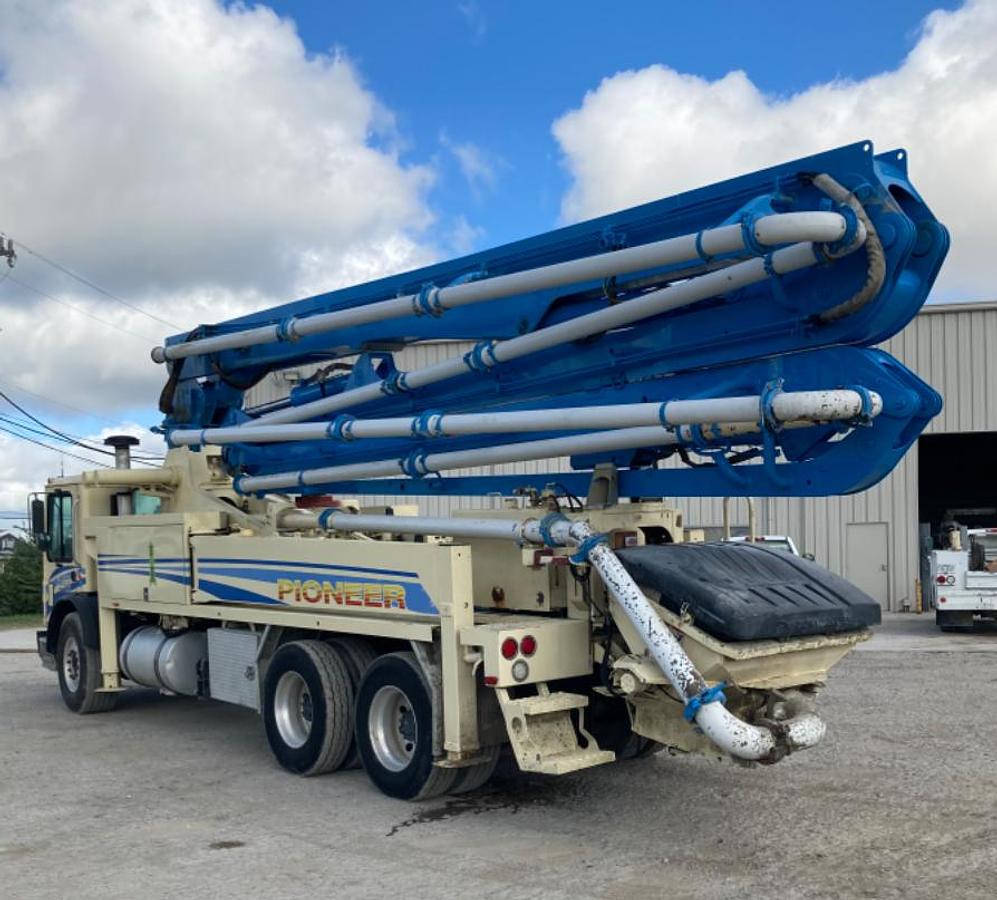 Used 2007 MACK MR688S