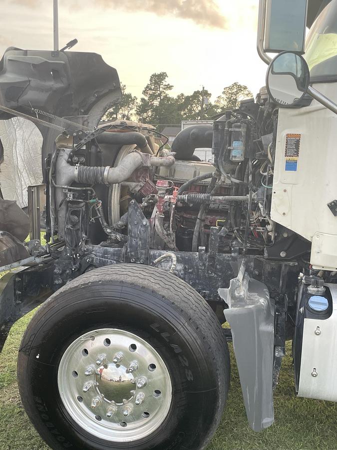 Used 2017 MACK Granite GU713