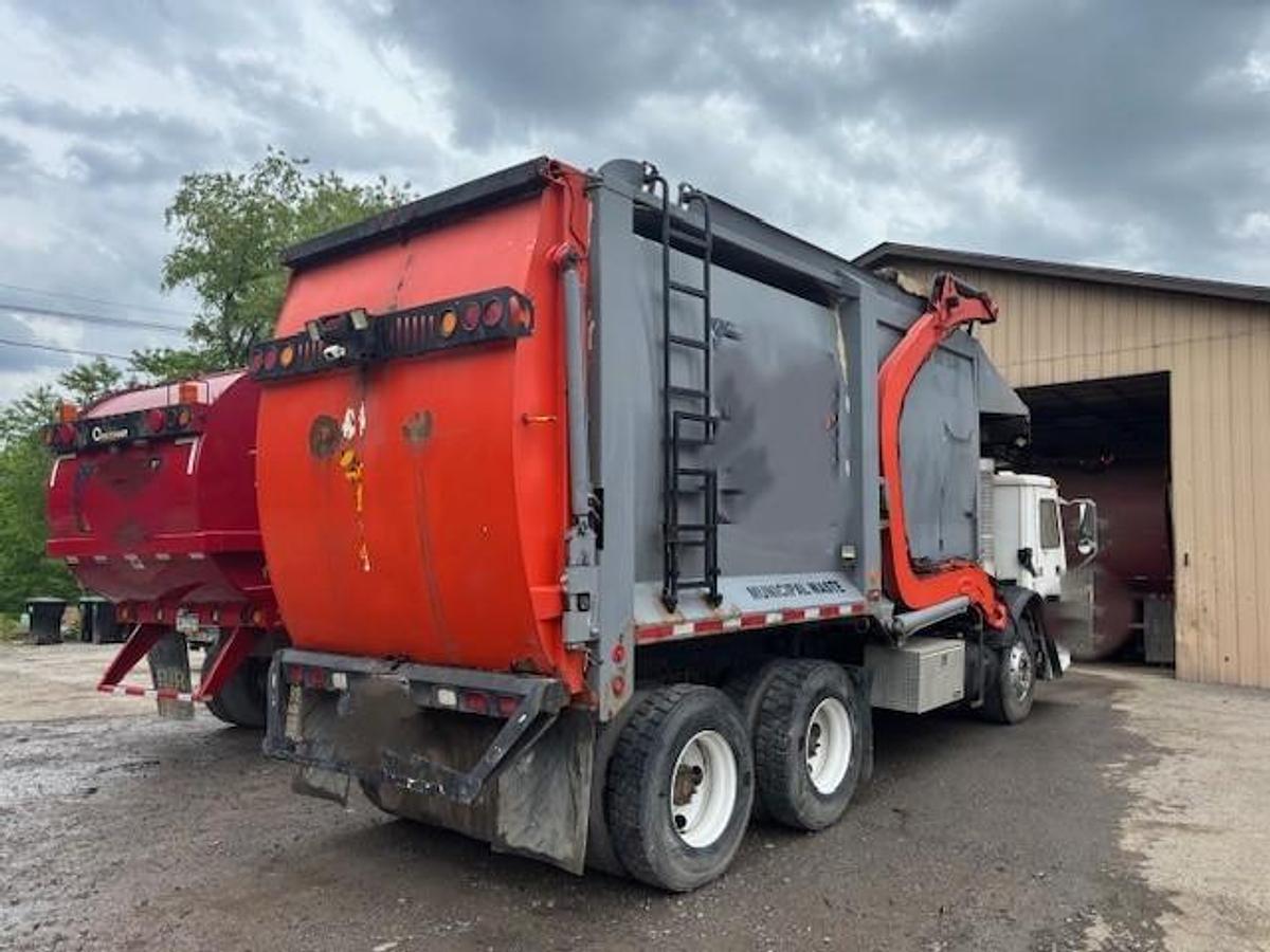 Used 2008 MACK LEU 613
