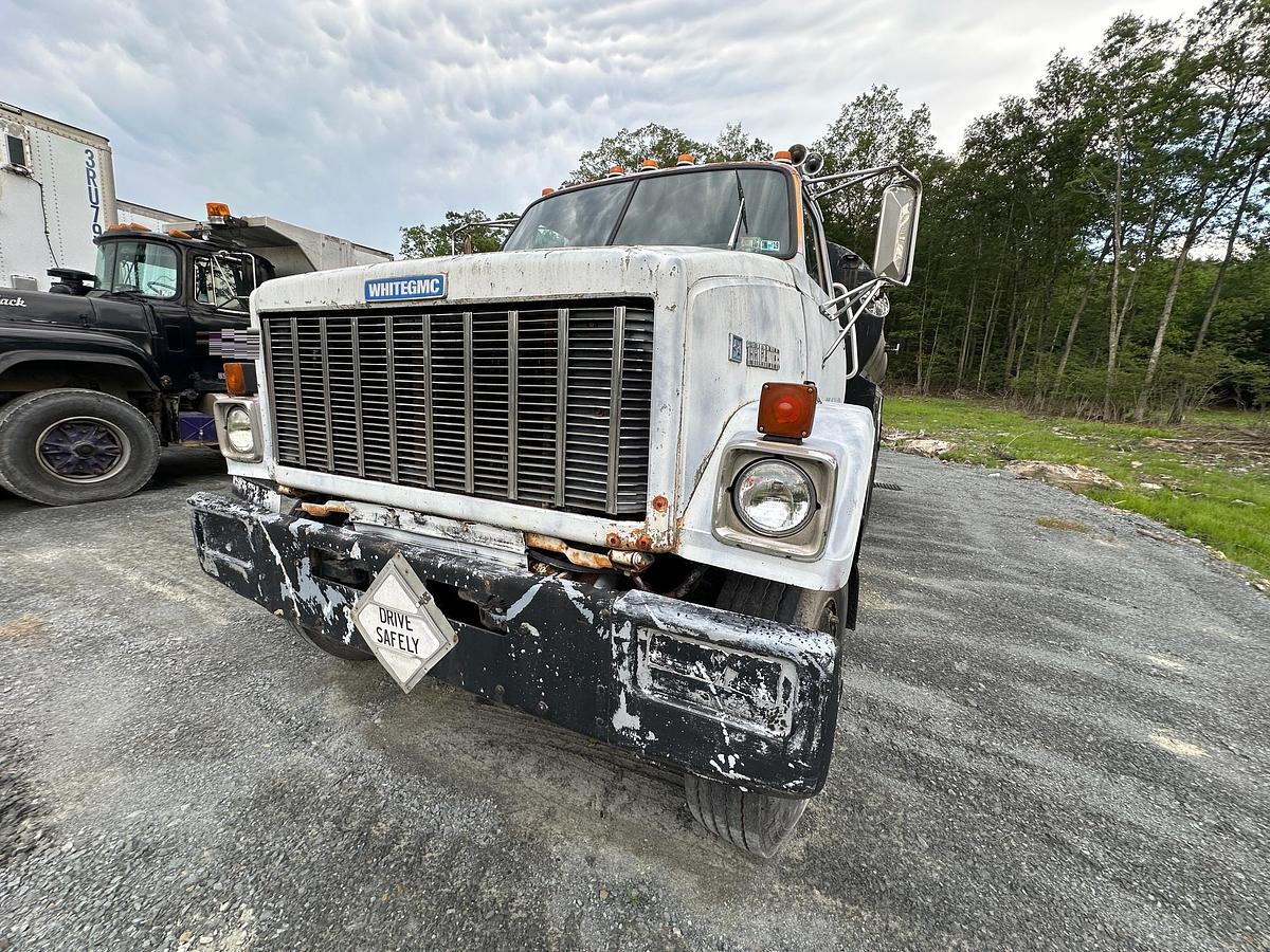 Used 1988 WHITE/GMC Brigadier Oil Distributor