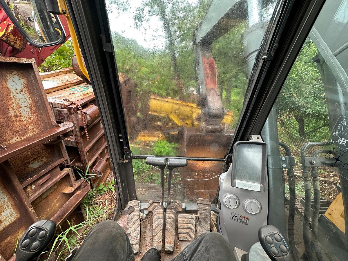 Used 2013 VOLVO ECR235DL