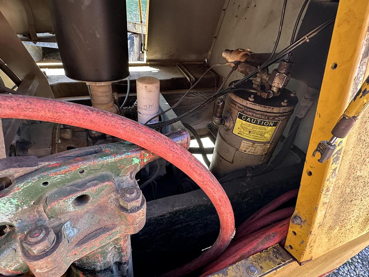 Used 1995 LEROI Q185JD-E