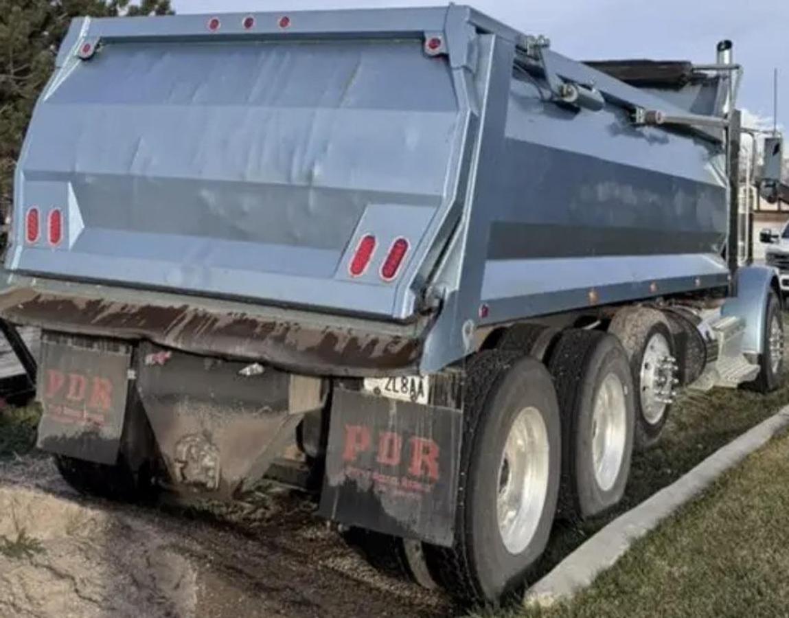 Used 2012 PETERBILT 388 Dump truck