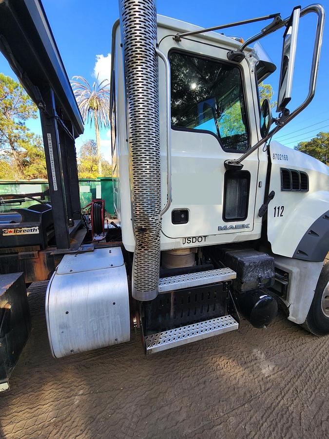 Used 2016 MACK GU713 Granite