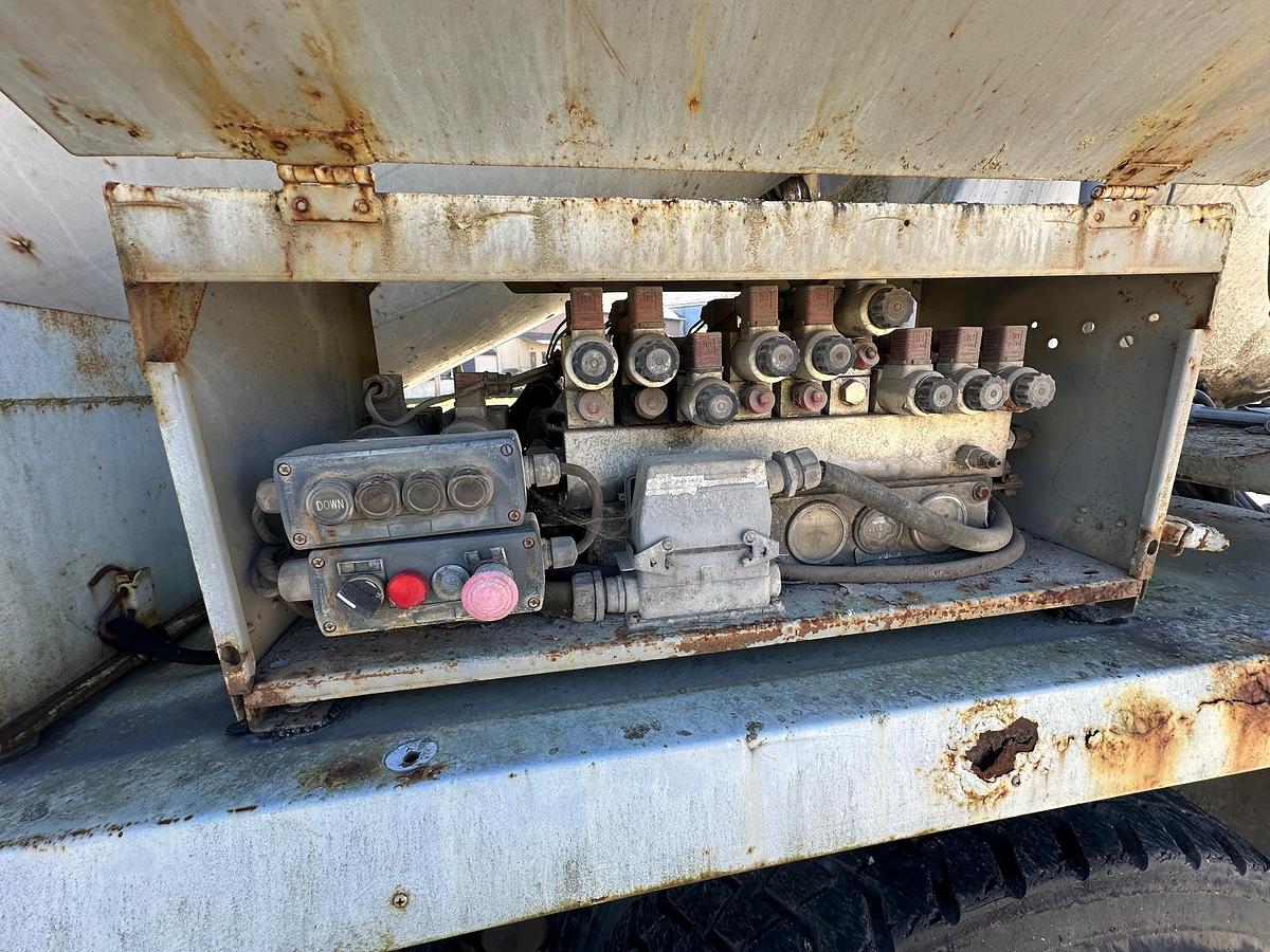 Used 2003 MACK DM690S