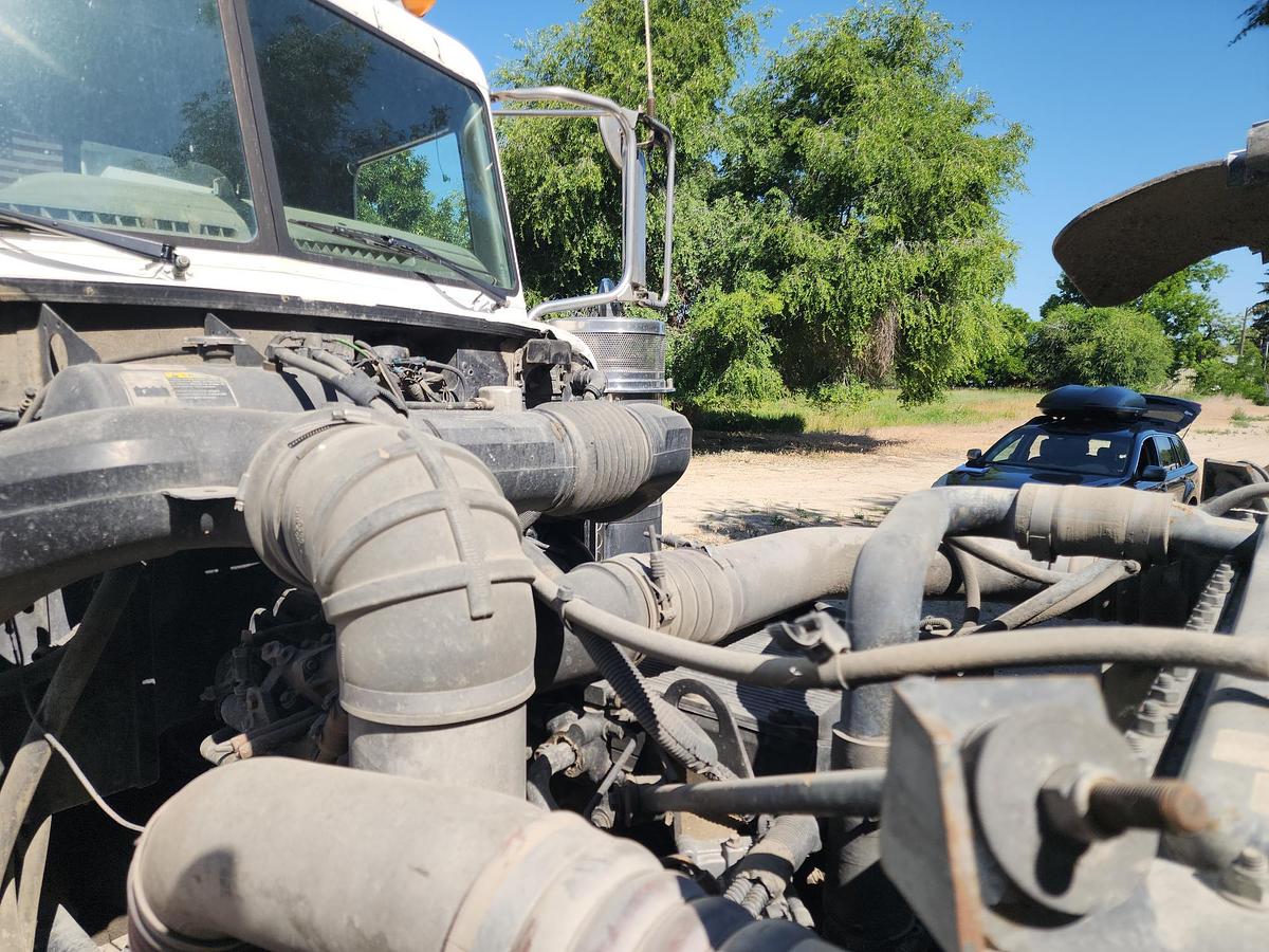 Used 2007 PETERBILT 379 Super Dump HD