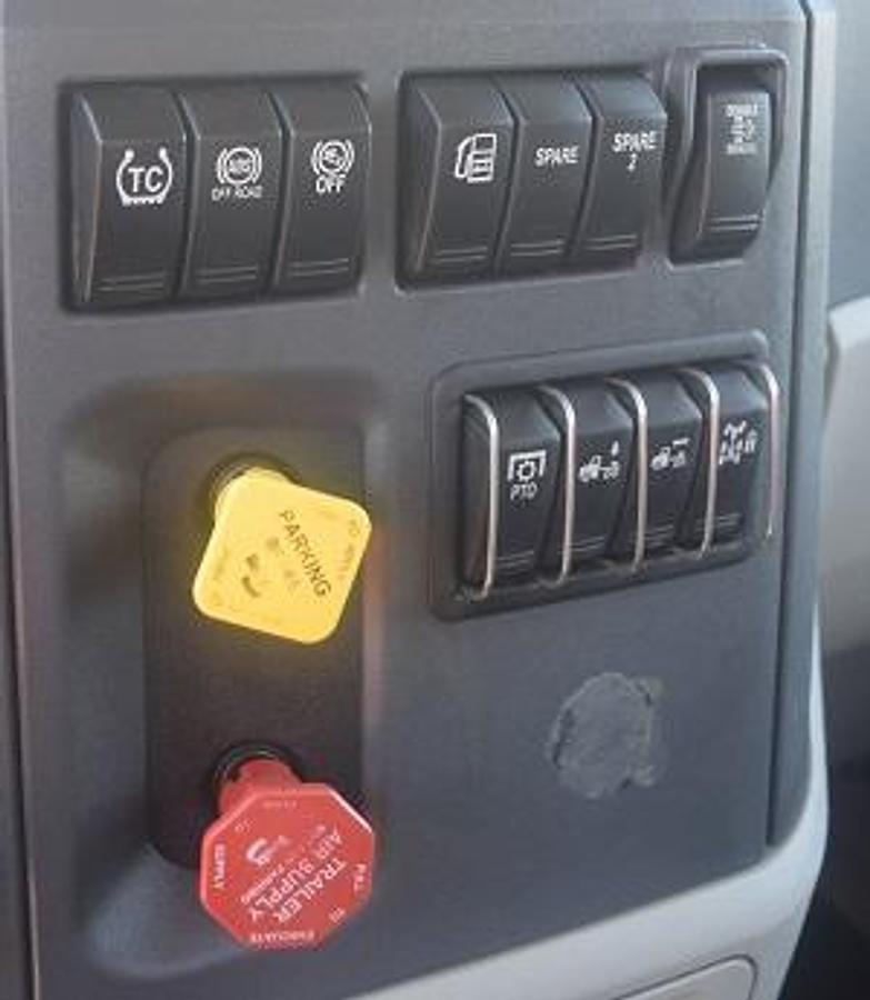 Used 2022 PETERBILT 579