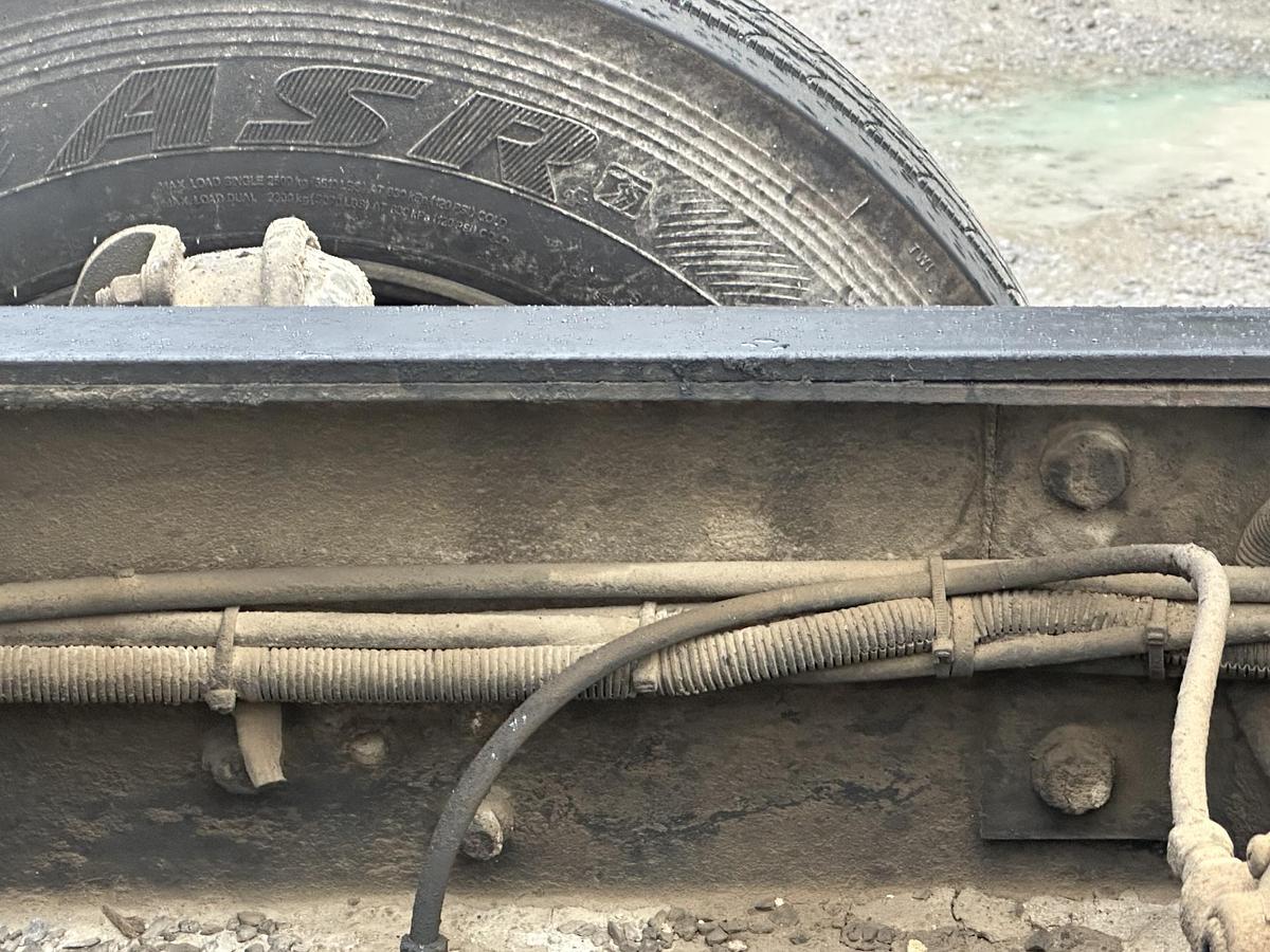 Used 1999 MACK CL713