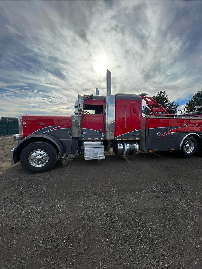 Used 2012 PETERBILT 389