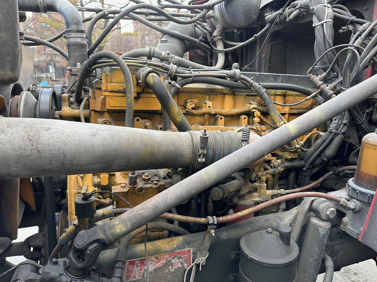Used 2005 WESTERN STAR Rear Mixer