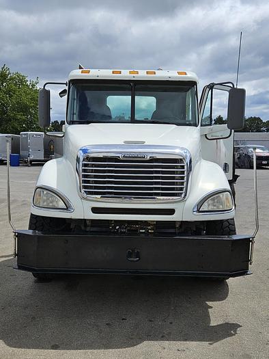 Used 2008 FREIGHTLINER Columbia