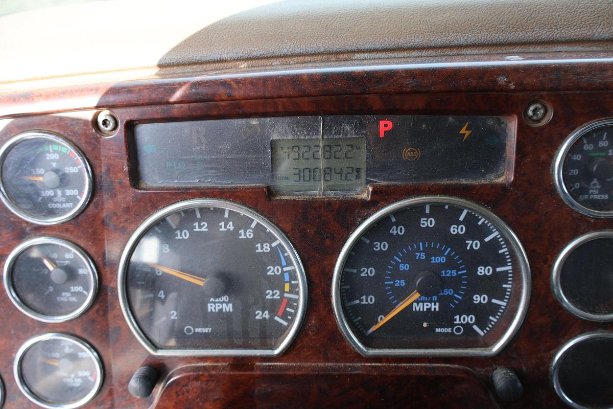 Used 2007 MACK Granite CV713