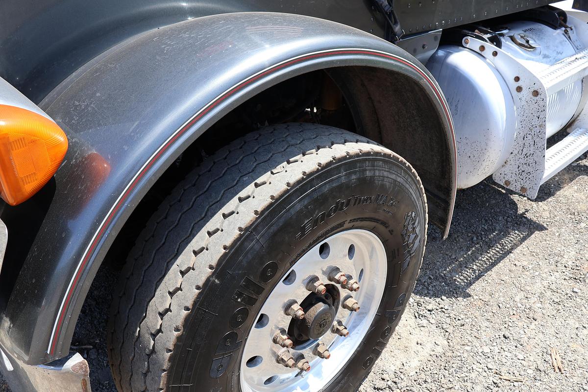 Used 2001 PETERBILT 379