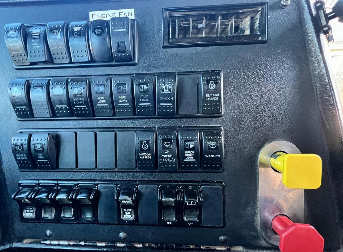 Used 2019 WESTERN STAR W4900