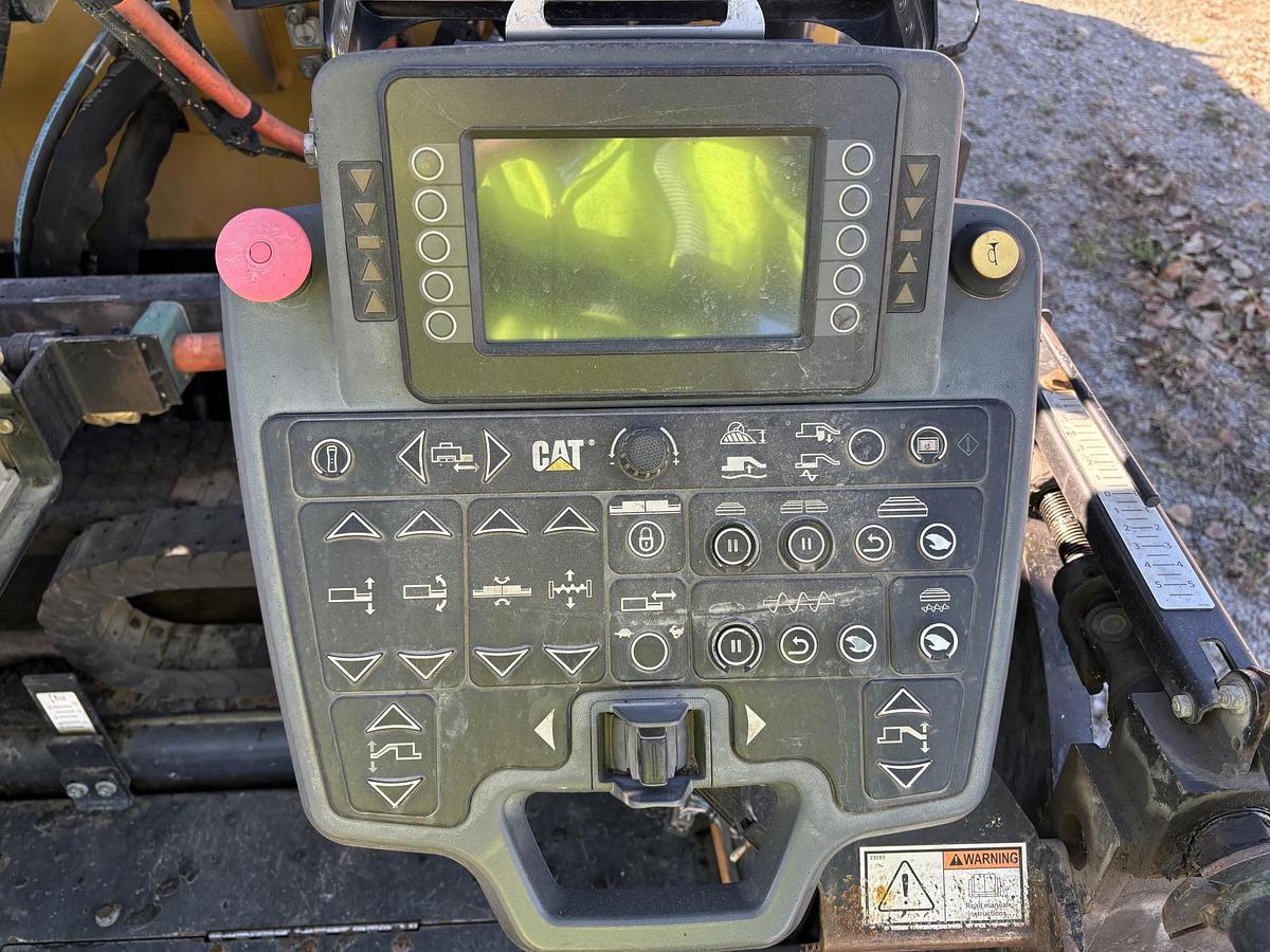 Used 2019 CATERPILLAR AP1000F