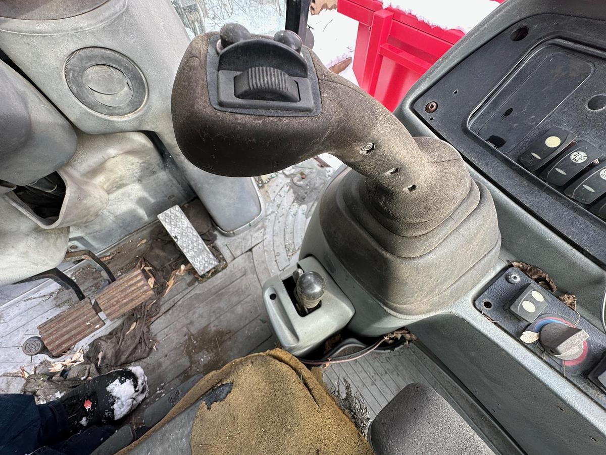 Used 2004 CATERPILLAR 420D IT