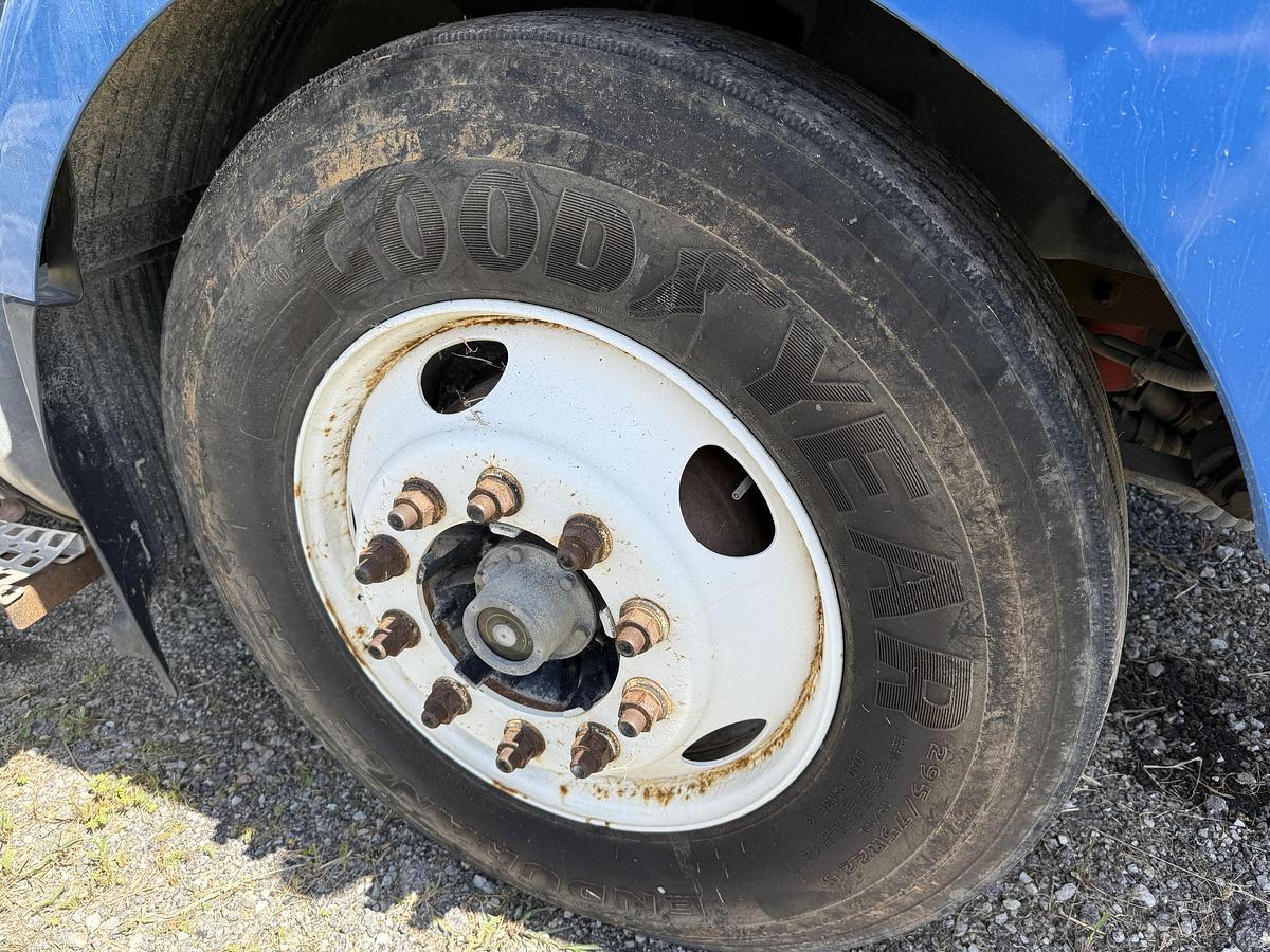 Used 2007 VOLVO VNM64T200