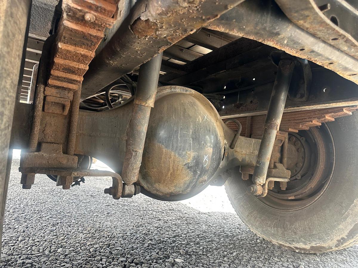 Used 2015 INTERNATIONAL 4300 24' Box Truck