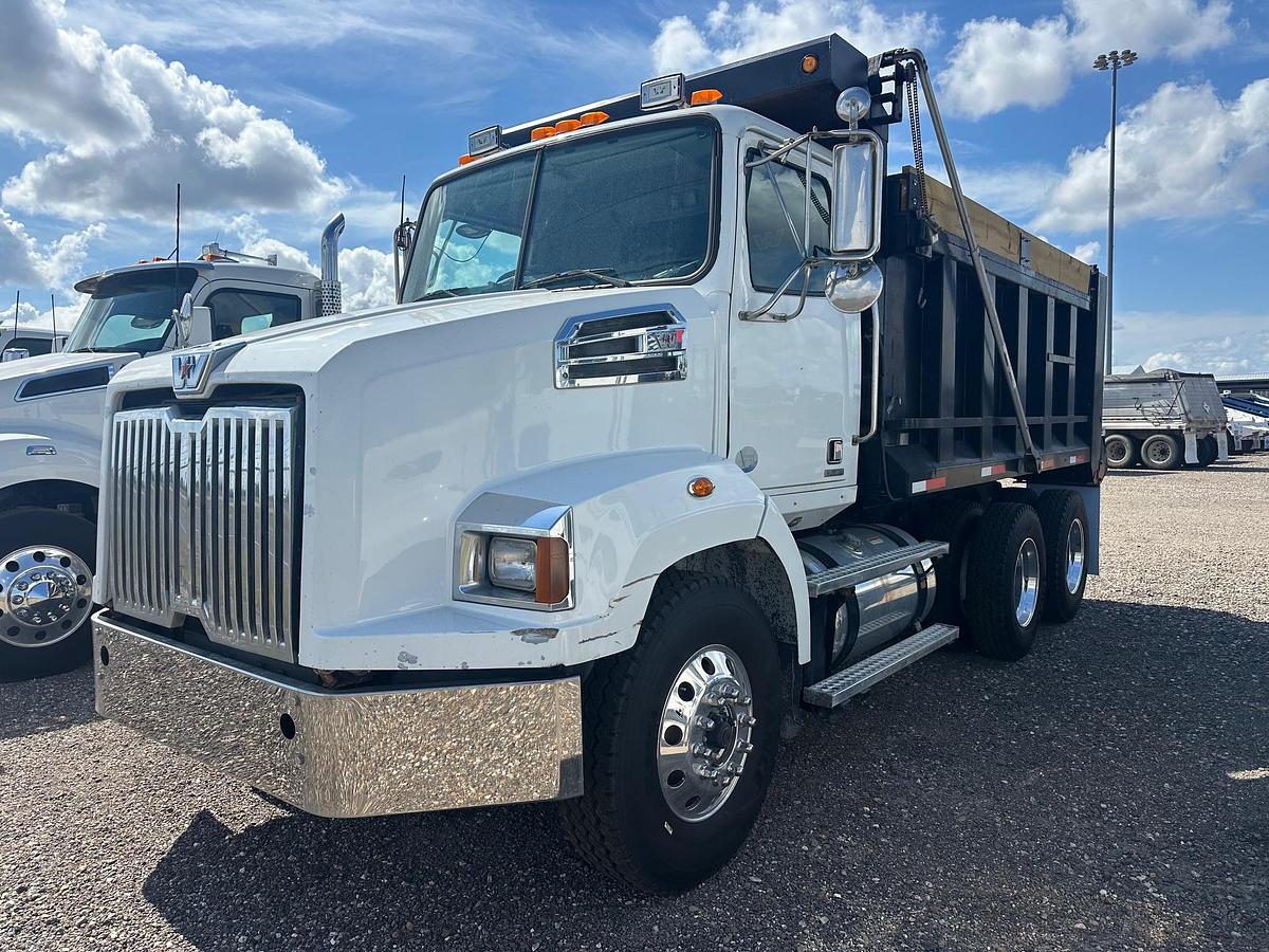 Used 2016 WESTERN STAR 7400