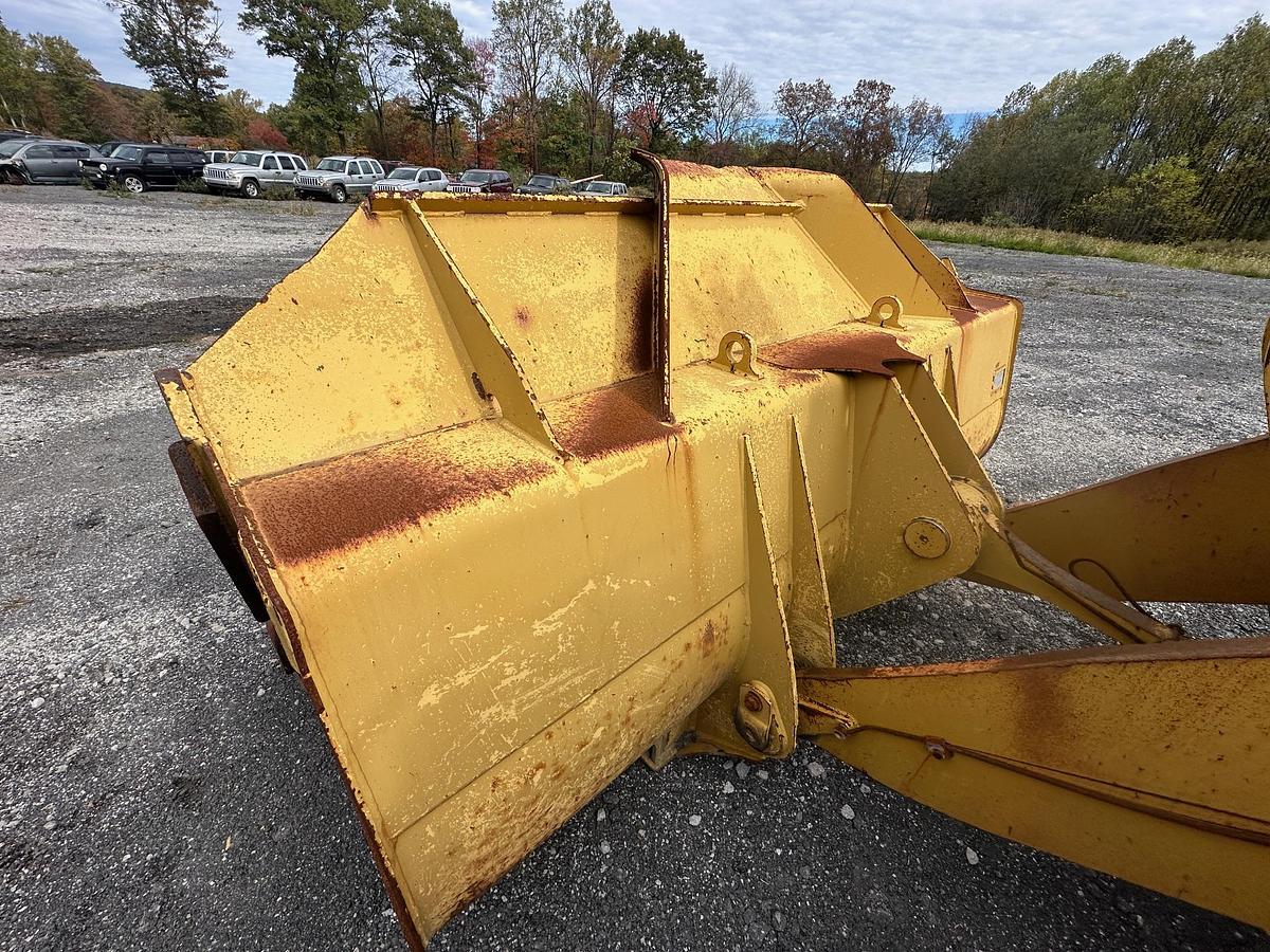 Used 2015 CATERPILLAR 962M