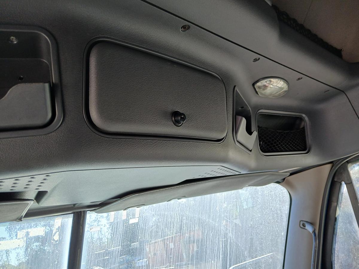 Used 2012 FREIGHTLINER Columbia