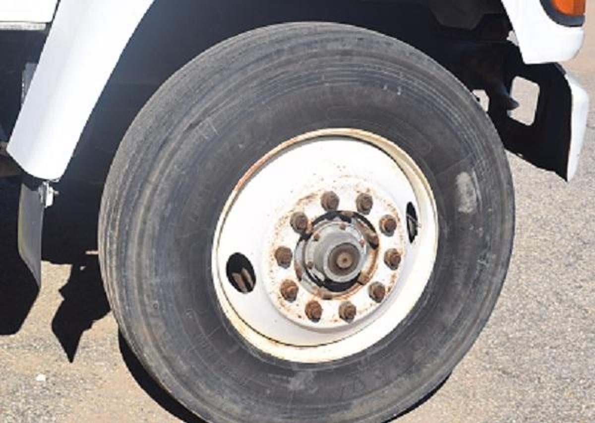 Used 1998 FORD L7000