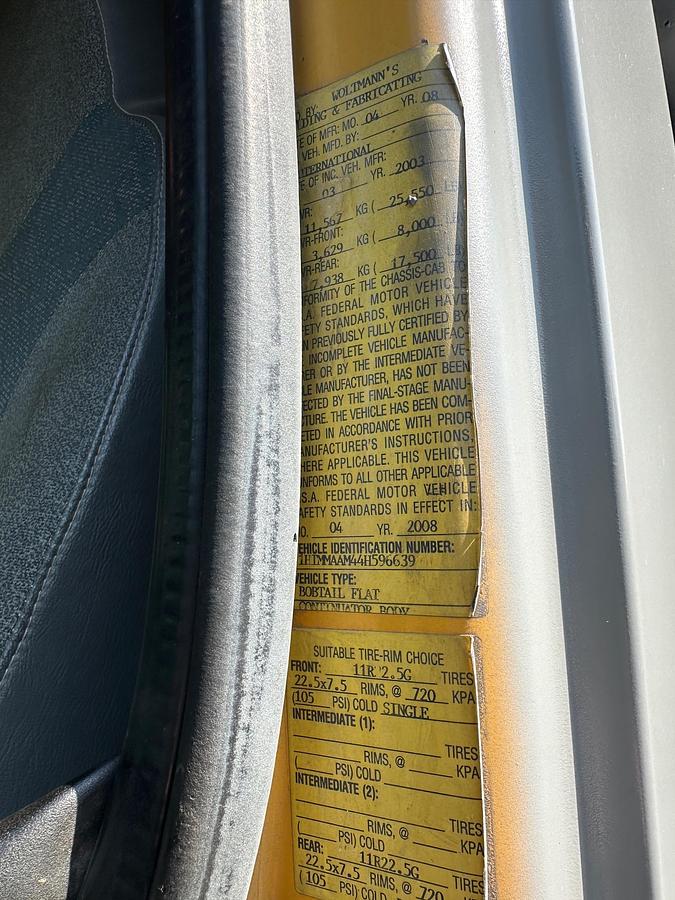 Used 2004 INTERNATIONAL 4300 Attenuator Truck