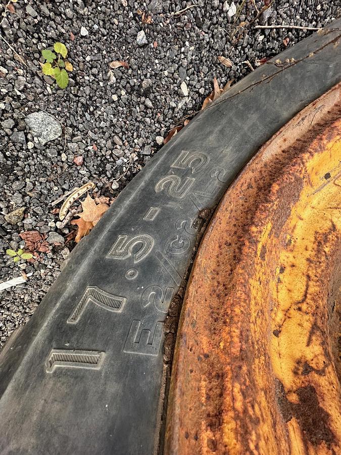 Used 2002 KOMATSU WA250-3