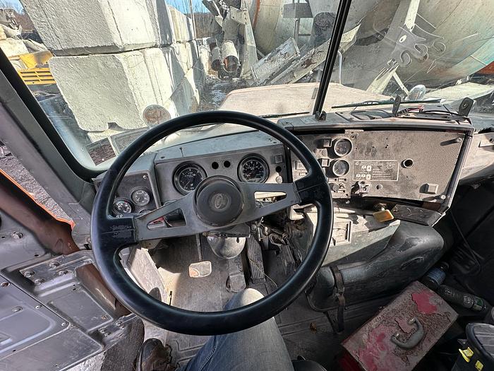 Used 2001 MACK DM688SX