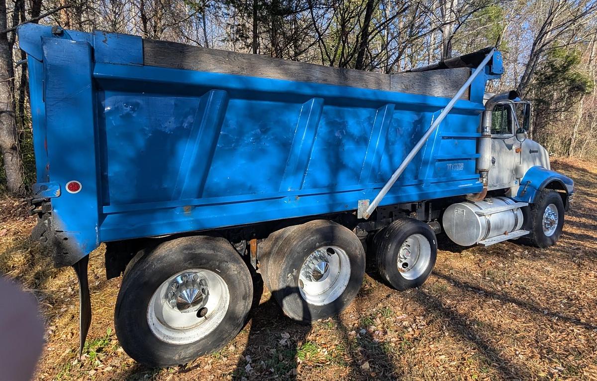 Used 1996 INTERNATIONAL 9400 Tri Axle