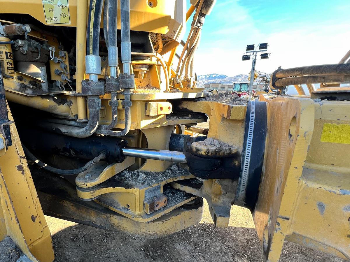Used 2015 CATERPILLAR 740B